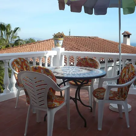La Buganvilla *