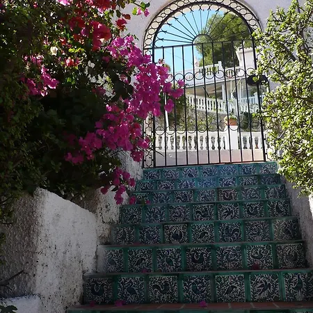 La Buganvilla *
